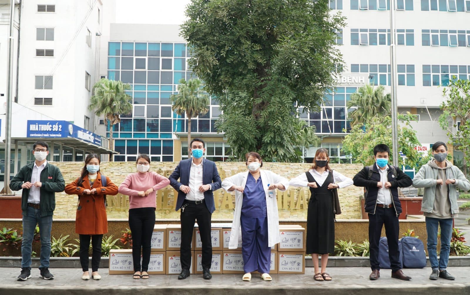 TIẾP NỐI HÀNH TRÌNH ĐẦY Ý NGHĨA CỦA CPC1 HÀ NỘI: "CHUNG TAY CÙNG BỆNH VIỆN TUYẾN ĐẦU PHÒNG CHỐNG COVID-19"