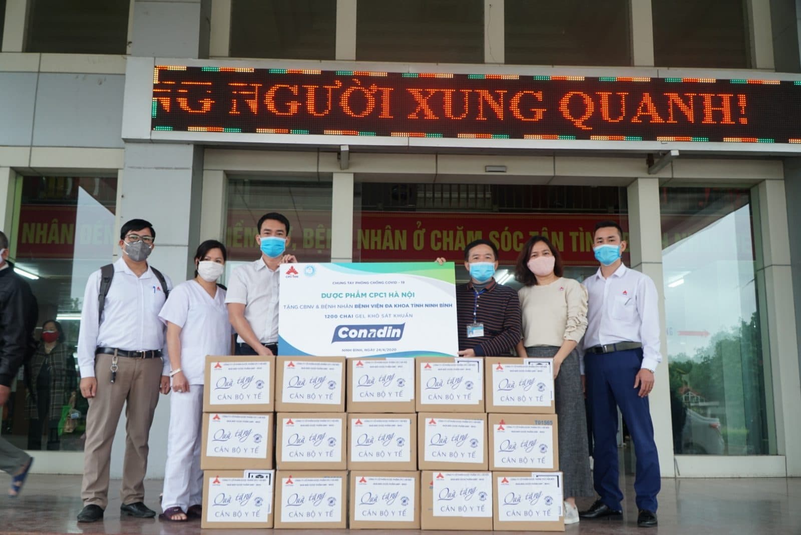 Cập nhật hành trình trao tặng Conadin: Thêm nhiều cán bộ y tế nhận được món quà cho sức khỏe