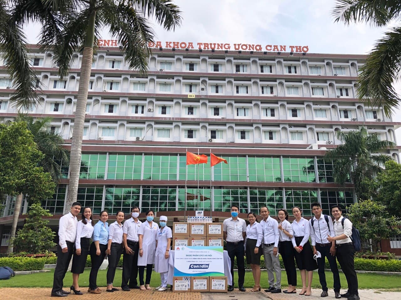 Dừng chân tại miền Trung, Conadin được đón nhận tại nhiều bệnh viện, nhận lời khen về chất lượng