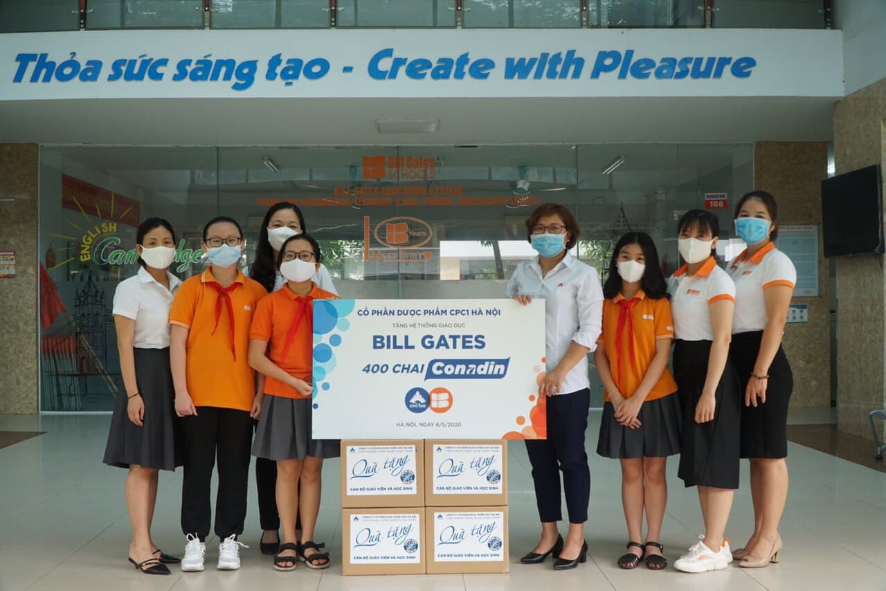 Học sinh tới lớp, Conadin đến trường