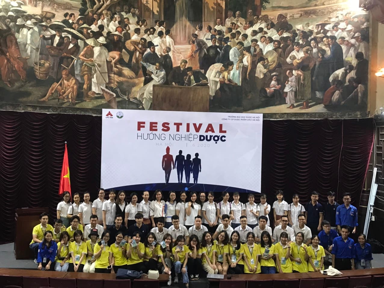 Đại học Dược Hà Nội – Điểm dừng chân thứ 2 của chuỗi hội thảo hướng nghiệp
