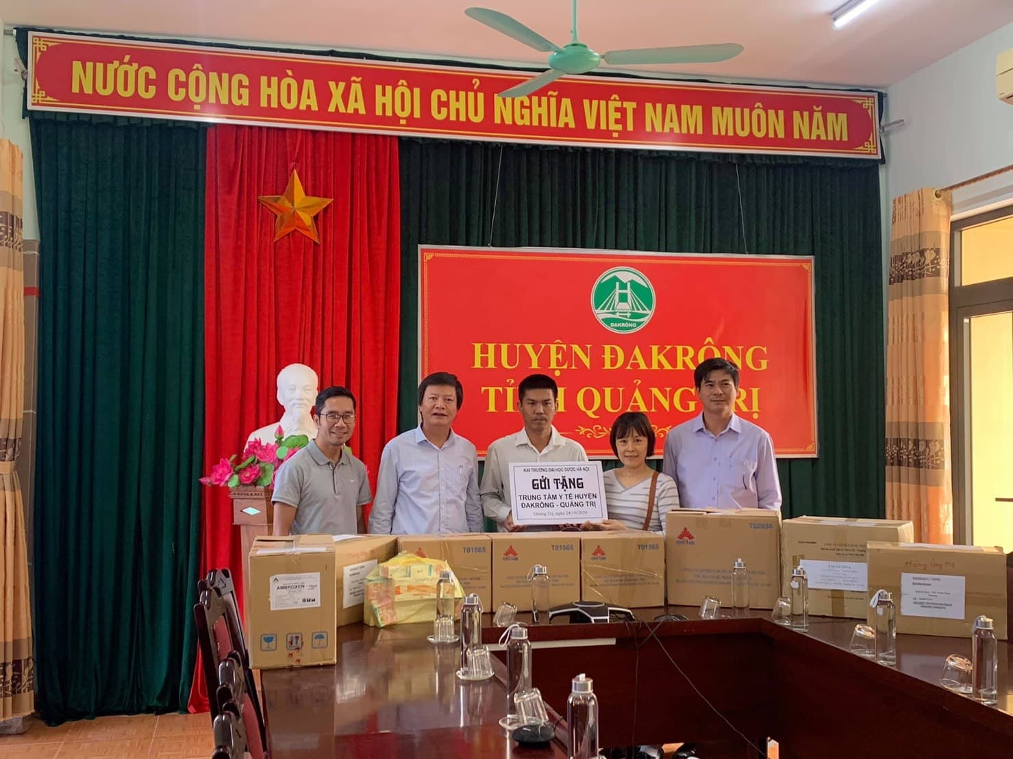 Chung tay hướng về miền Trung