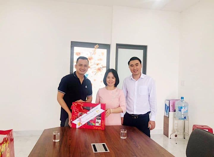 Tết gửi thân thương qua từng lời chúc