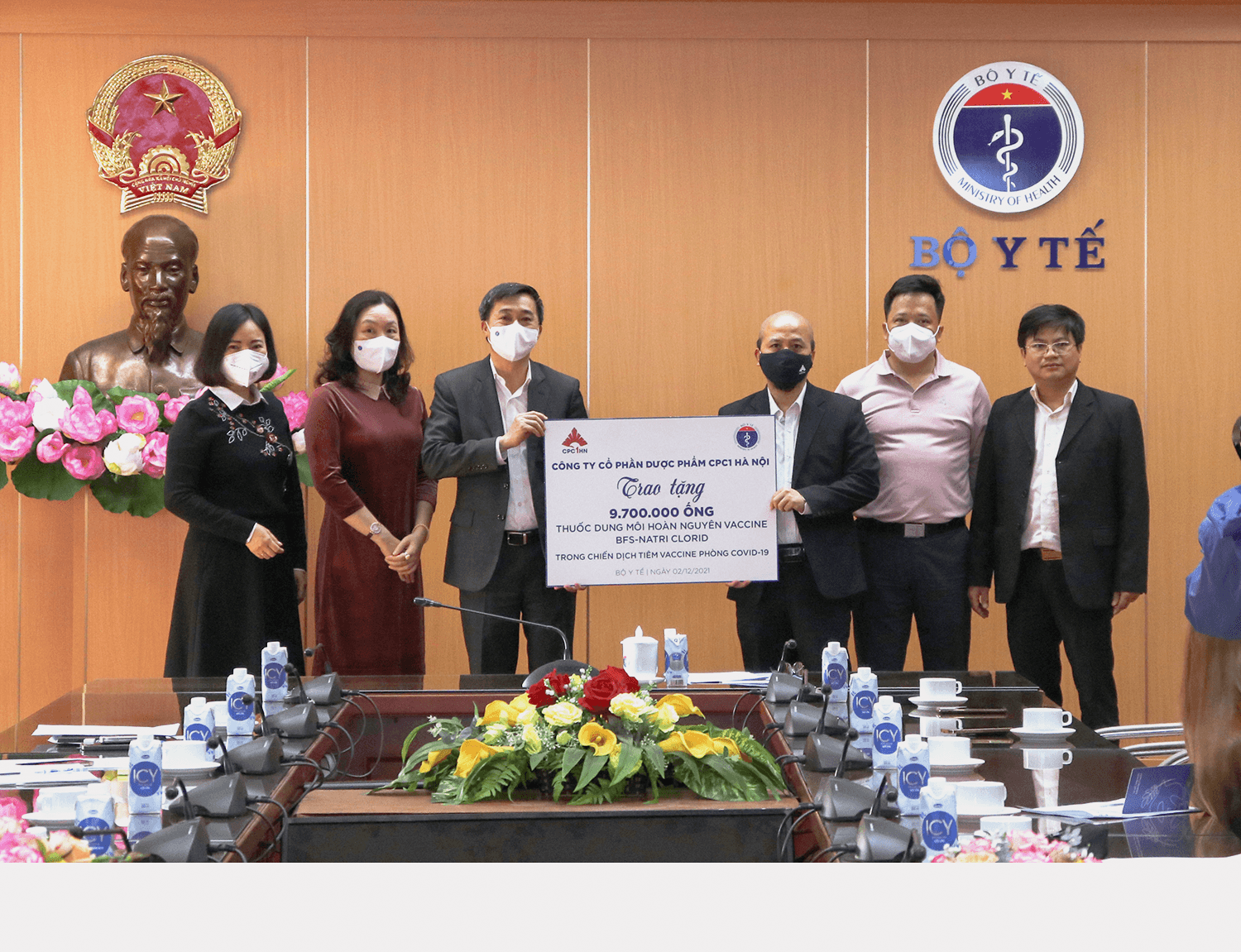 Bộ Y tế tiếp nhận 9,7 triệu ống dung môi hoàn nguyên vắc-xin BFS-Natri clorid do Dược phẩm CPC1 Hà Nội sản xuất cho chiến dịch tiêm vắc-xin phòng COVID-19 tại Việt Nam