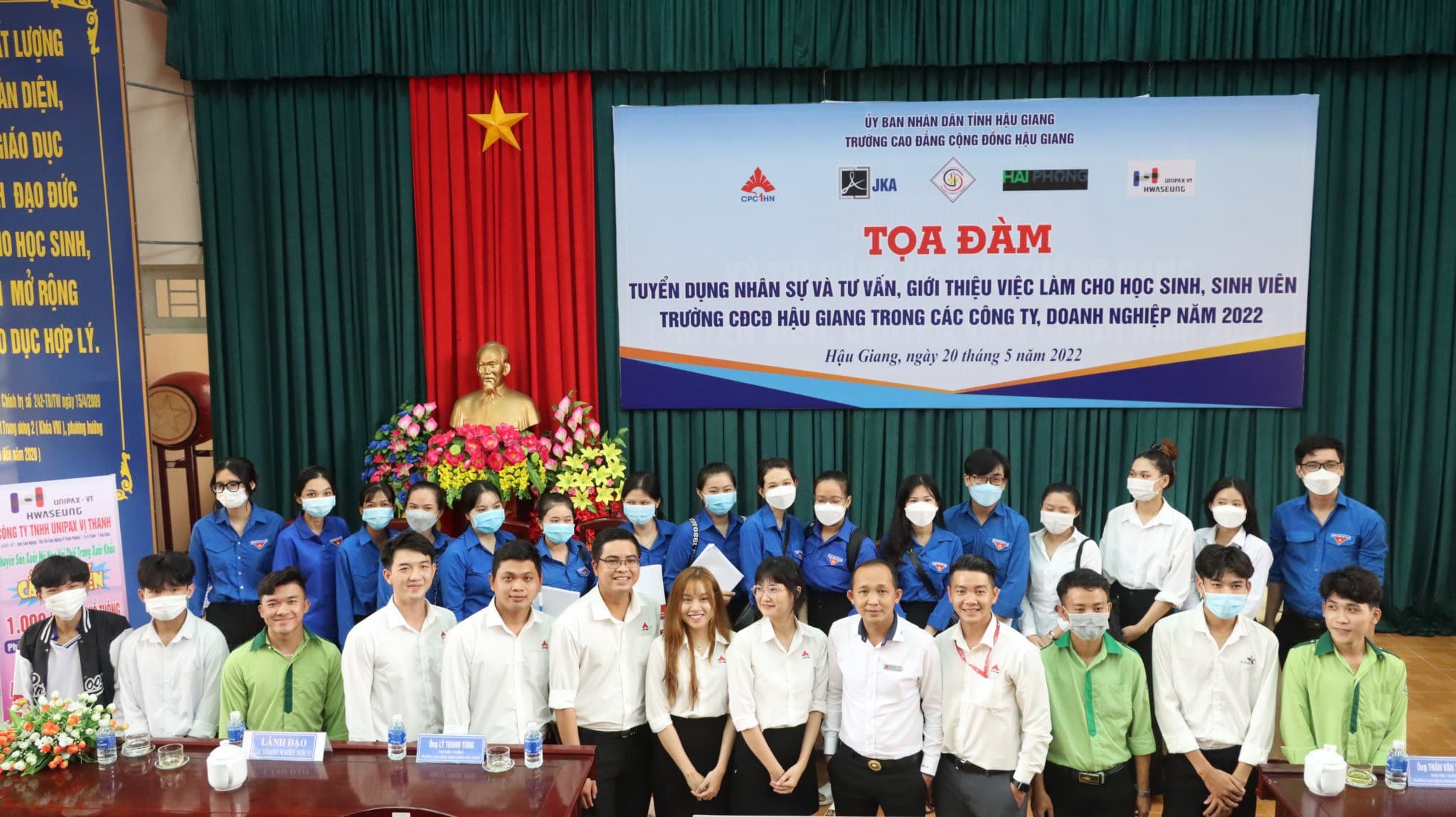 HỘI THẢO HƯỚNG NGHIỆP TỔ CHỨC TẠI CAO ĐẲNG Y TẾ HẬU GIANG