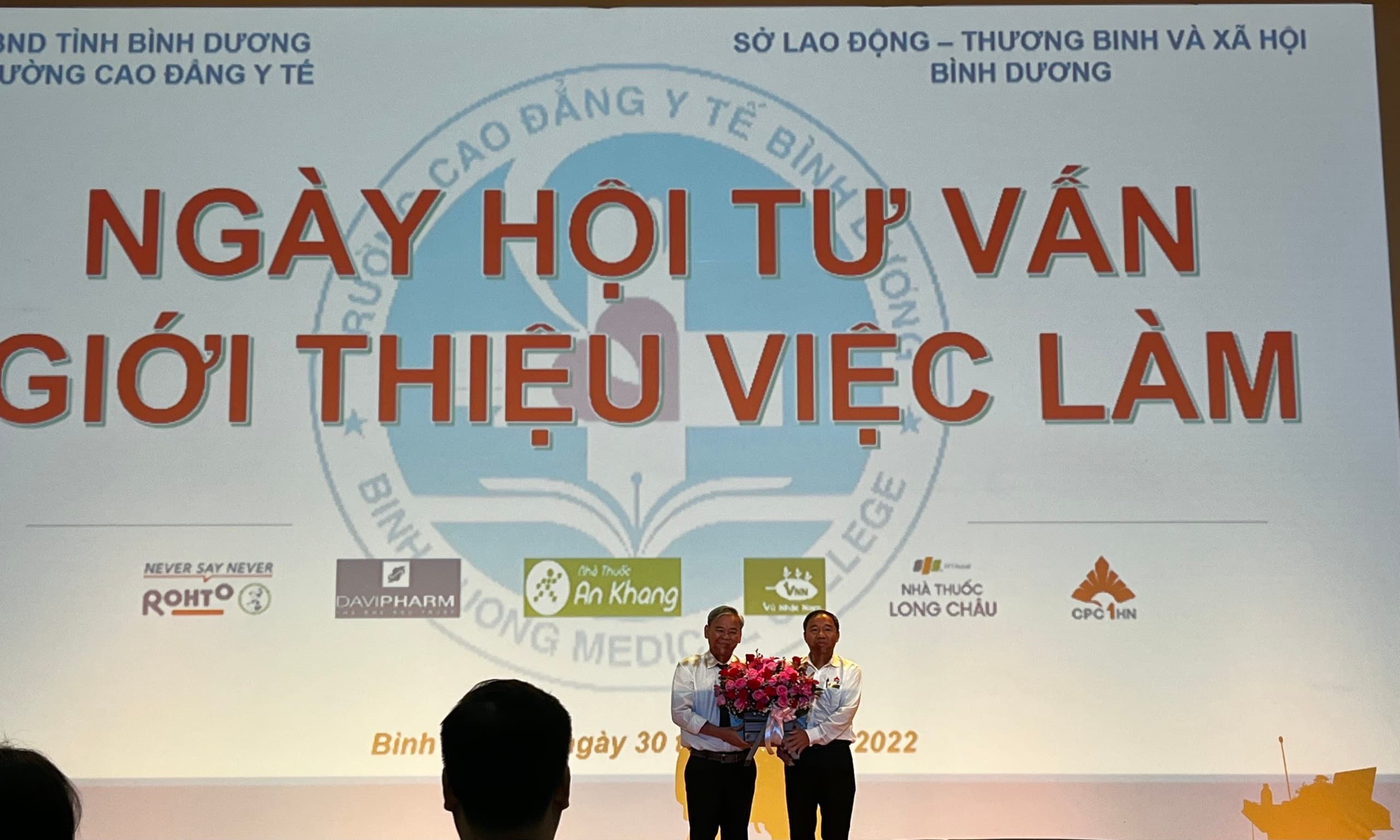 CPC1 HÀ NỘI THAM DỰ “NGÀY HỘI TƯ VẤN GIỚI THIỆU VIỆC LÀM 2022” TẠI TRƯỜNG CAO ĐẲNG Y TẾ BÌNH DƯƠNG.