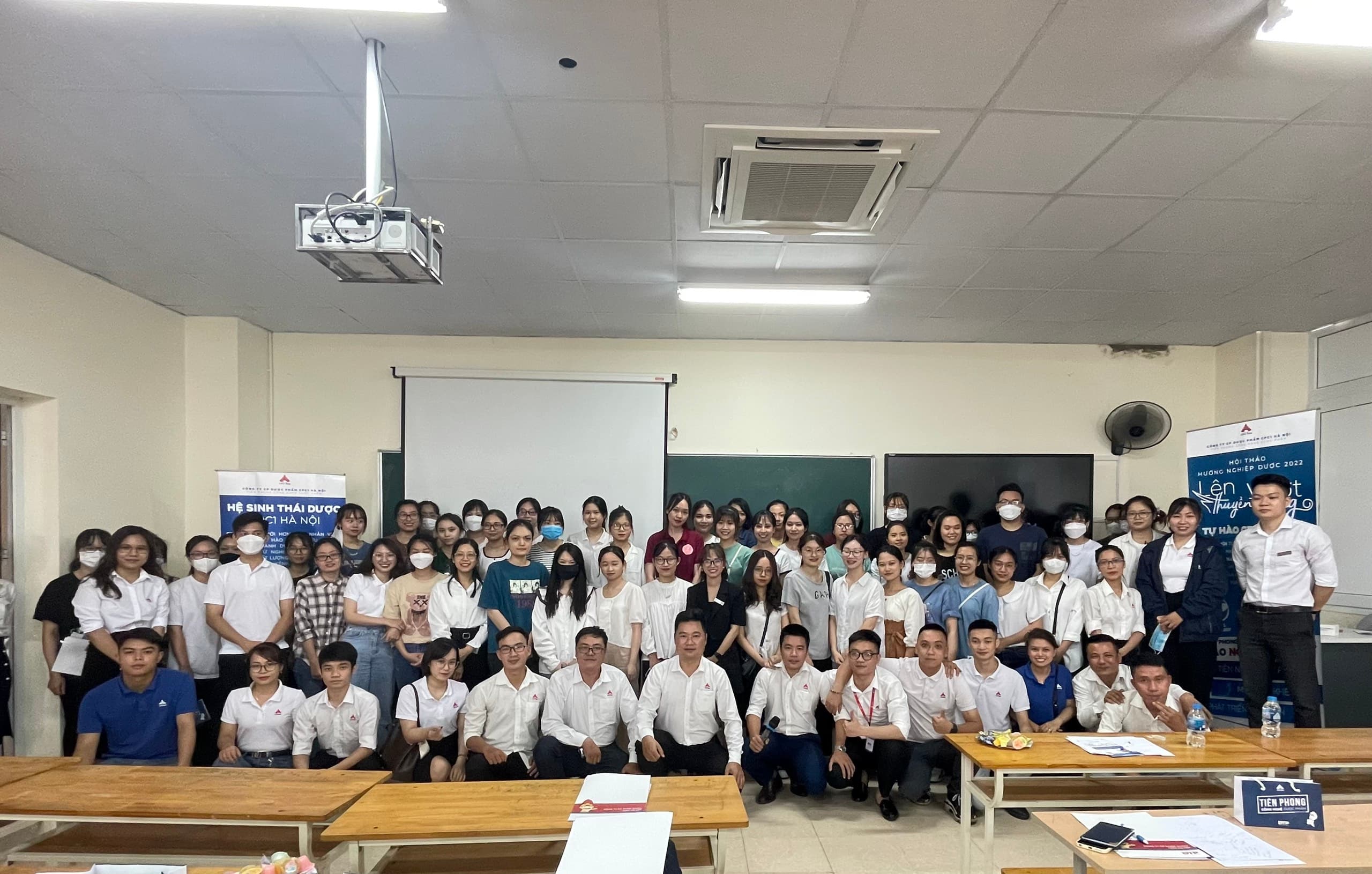 CPC1 HÀ NỘI THAM DỰ SỰ KIỆN “HỘI THẢO VÀ GIAN HÀNG HƯỚNG NGHIỆP” TẠI TRƯỜNG ĐẠI HỌC Y DƯỢC THÁI BÌNH