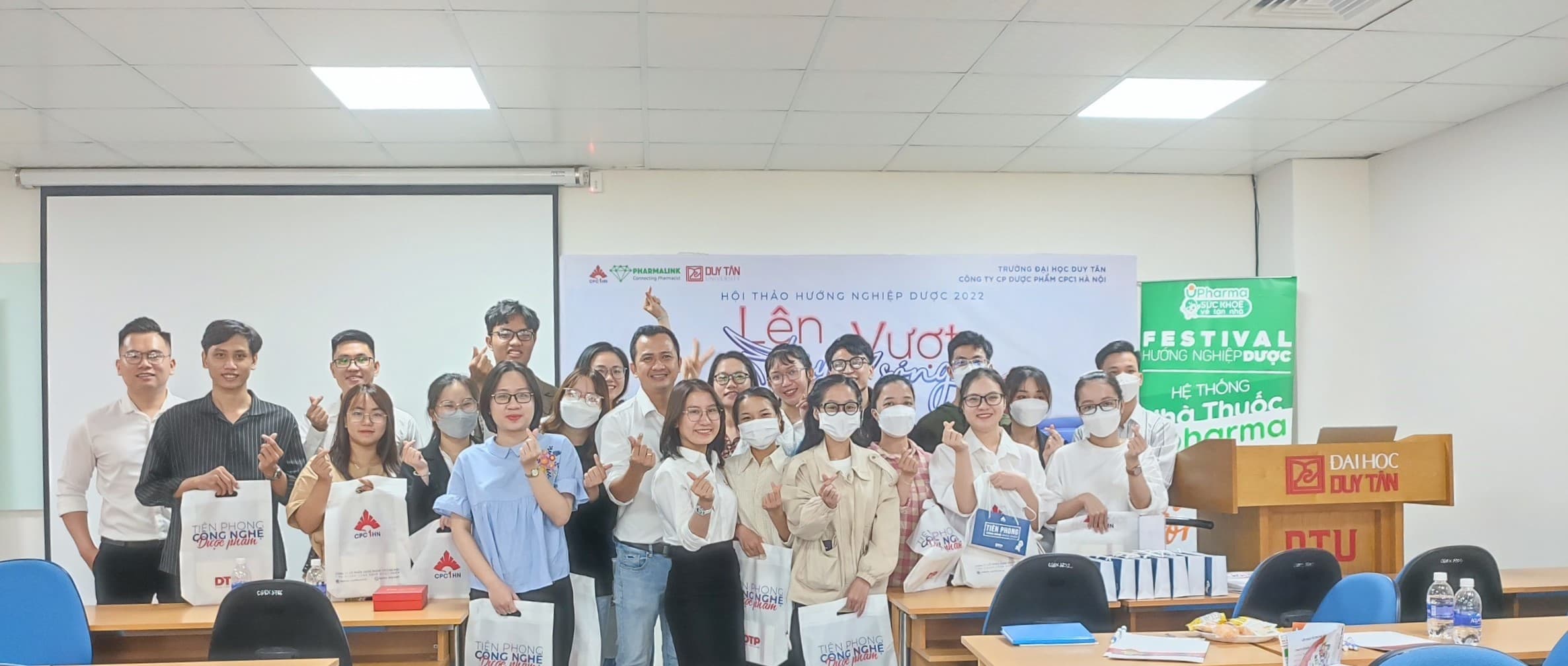 HỘI THẢO HƯỚNG NGHIỆP “LÊN THUYỀN VƯỢT SÓNG” CPC1 HÀ NỘI CẬP BẾN TẠI TRƯỜNG ĐẠI HỌC DUY TÂN