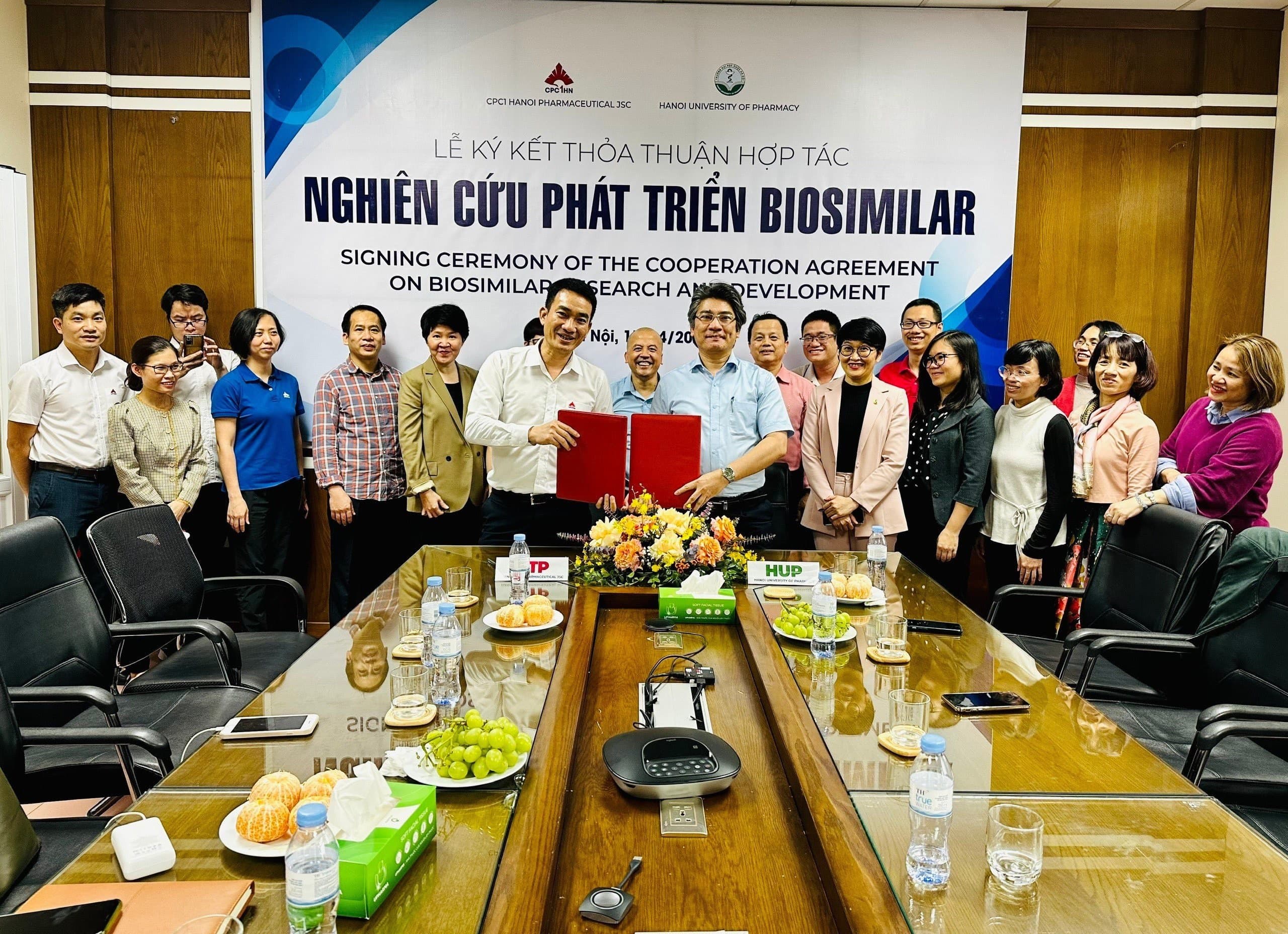 LỄ KÝ KẾT THẢO THUẬN HỢP TÁC NGHIÊN CỨU PHÁT TRIỂN BIOSIMILAR - DƯỢC PHẨM CPC1 HÀ NỘI VÀ ĐẠI HỌC DƯỢC HÀ NỘI