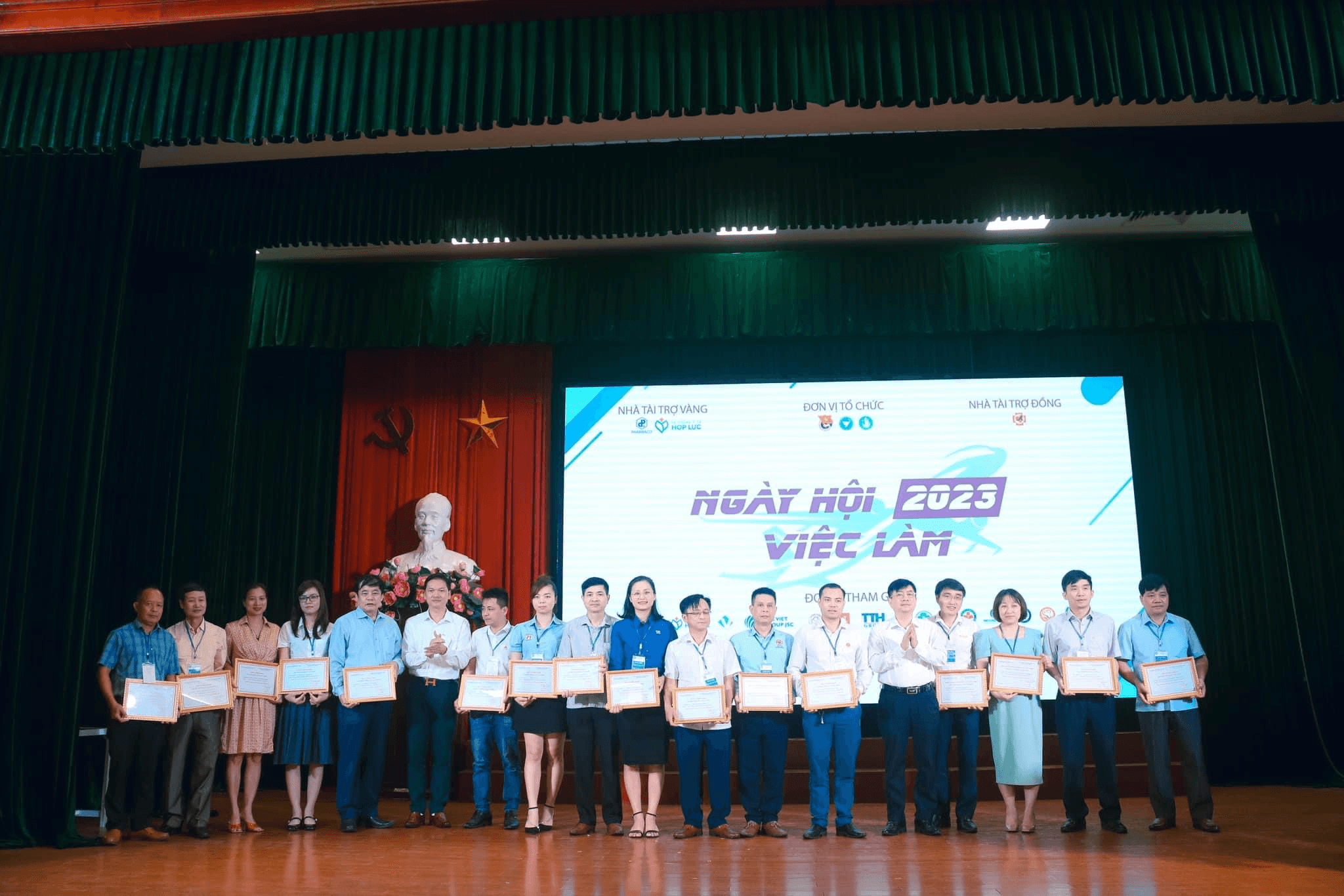 CPC1 HÀ NỘI THAM GIA GIAN HÀNG NGÀY HỘI VIỆC LÀM TẠI TRƯỜNG ĐẠI HỌC Y DƯỢC THÁI BÌNH