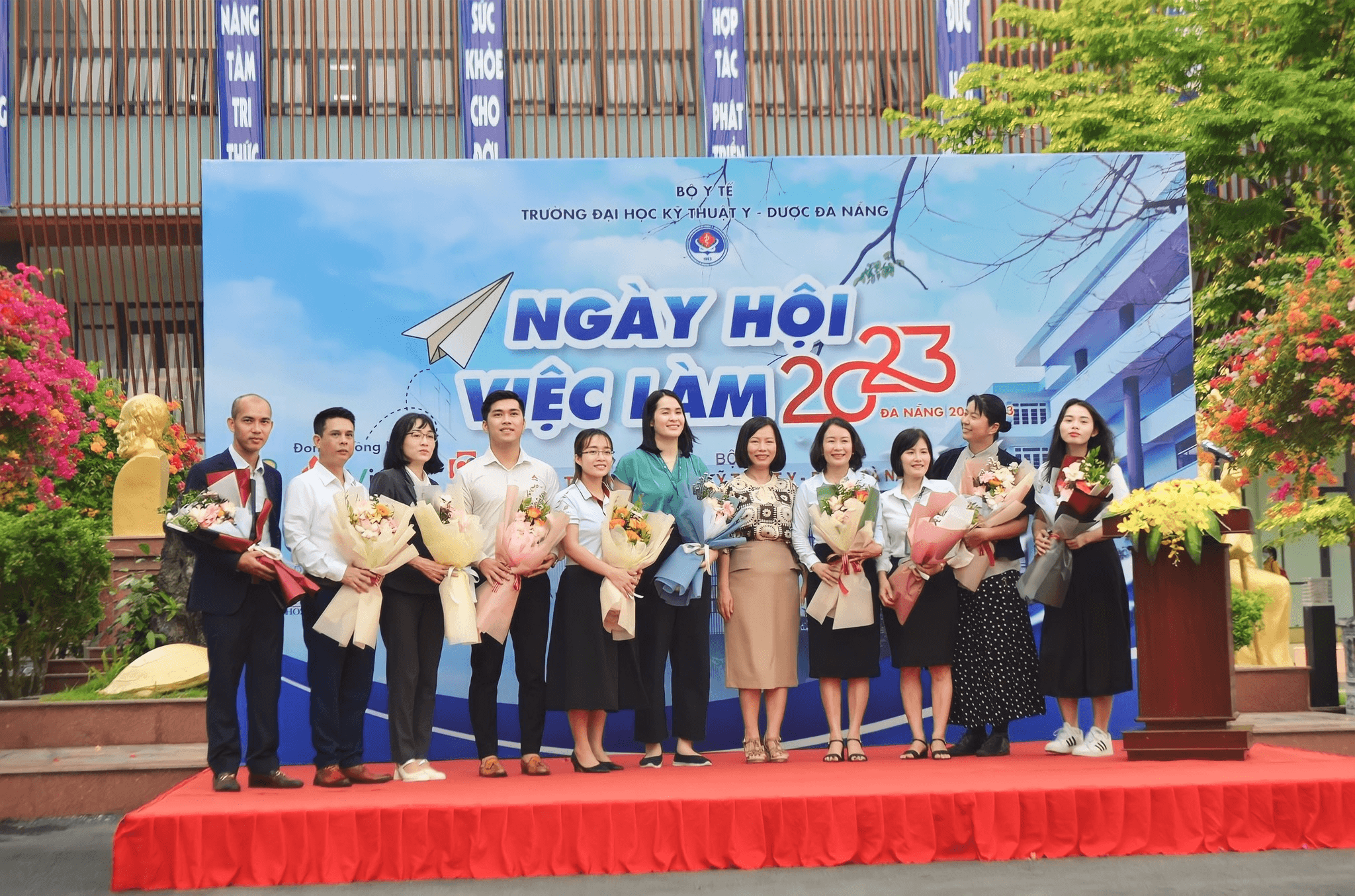 CPC1 HÀ NỘI VÉN MÀN NGHỀ TRÌNH DƯỢC VIÊN TẠI NGÀY HỘI TUYỂN DỤNG VIỆC LÀM TRƯỜNG ĐẠI HỌC KỸ THUẬT Y DƯỢC ĐÀ NẴNG