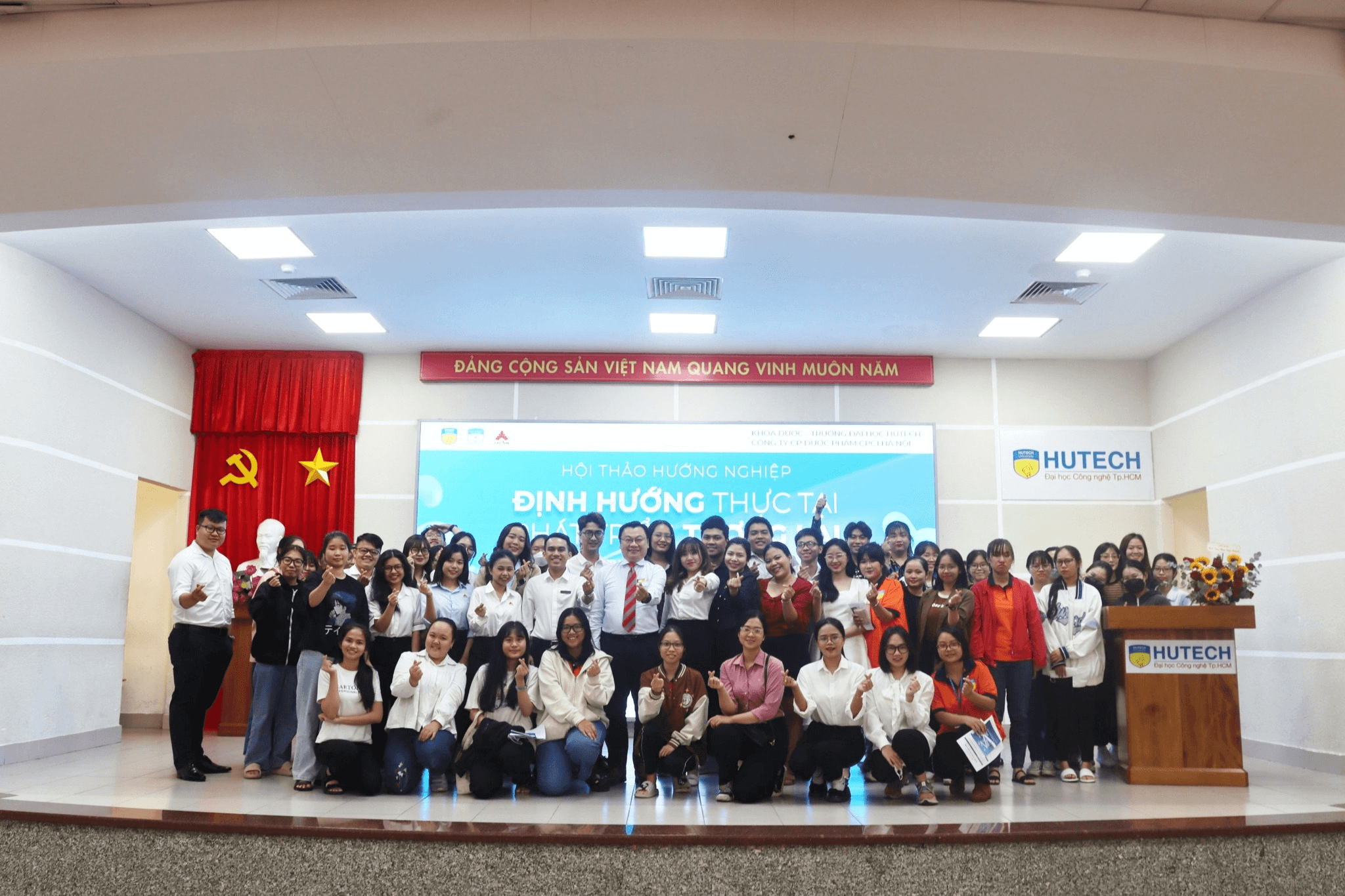 HỘI THẢO HƯỚNG NGHIỆP DƯỢC TẠI TRƯỜNG ĐẠI HỌC HUTECH - ĐIỂM CHẠM TIẾP THEO TRONG HÀNH TRÌNH ƯƠM MẦM CỦA CPC1 HÀ NỘI
