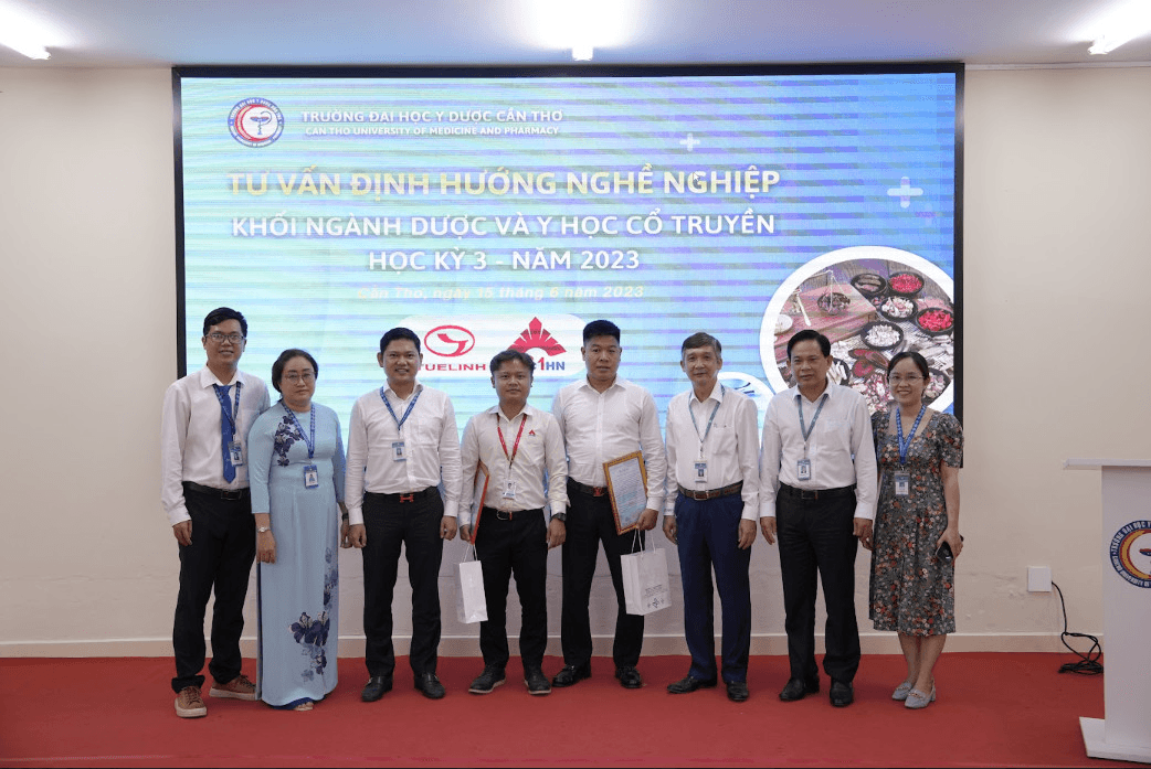 CPC1 HÀ NỘI THAM DỰ CHƯƠNG TRÌNH “TƯ VẤN ĐỊNH HƯỚNG NGHỀ NGHIỆP” CHO KHỐI NGÀNH DƯỢC VÀ Y HỌC CỔ TRUYỀN HỌC KỲ 3 – NĂM 2023 TẠI TRƯỜNG ĐẠI HỌC Y DƯỢC CẦN THƠ