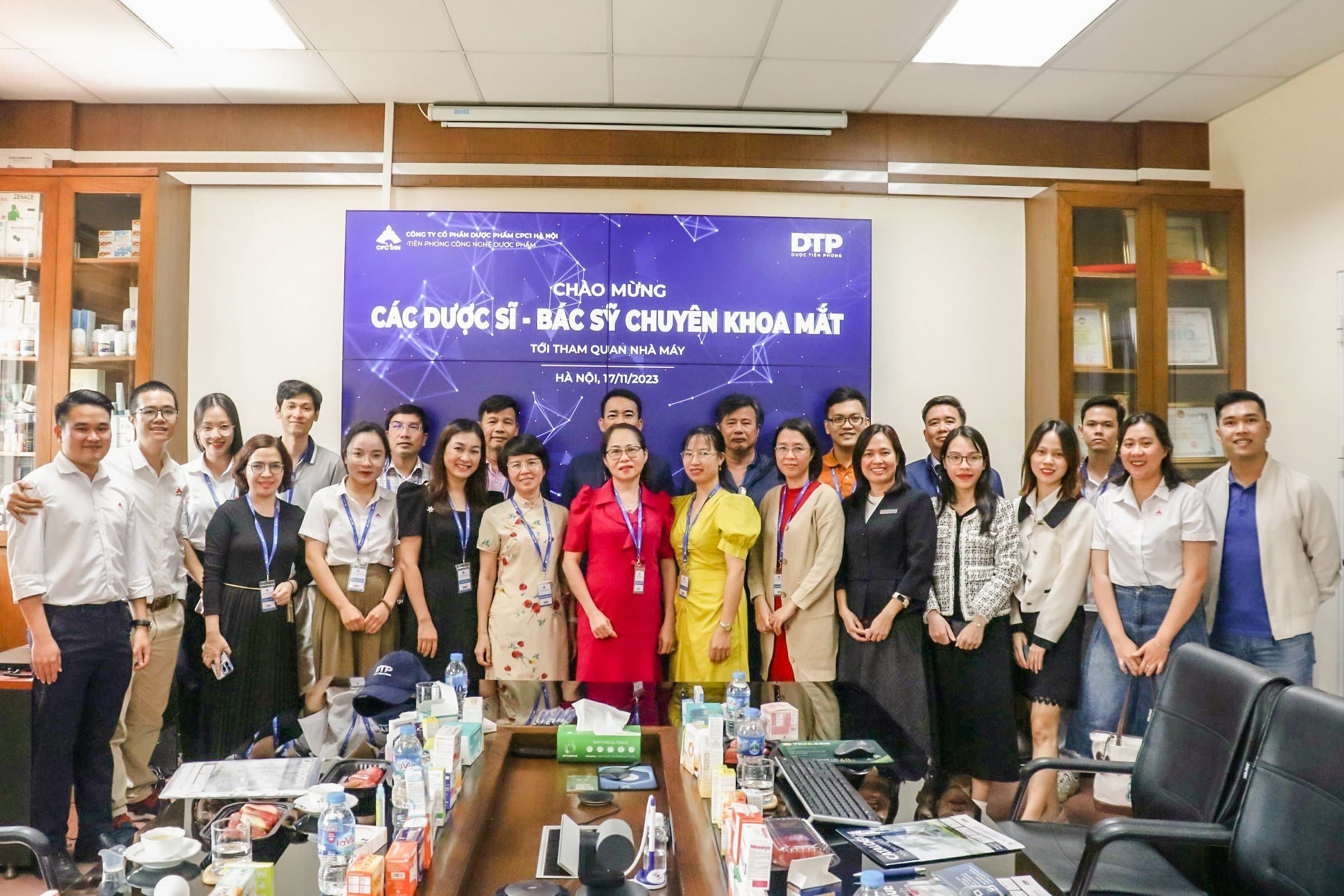 CPC1 HÀ NỘI VINH DỰ ĐÓN TIẾP ĐOÀN DƯỢC SĨ - BÁC SĨ CHUYÊN KHOA MẮT VỀ THĂM CÔNG TY
