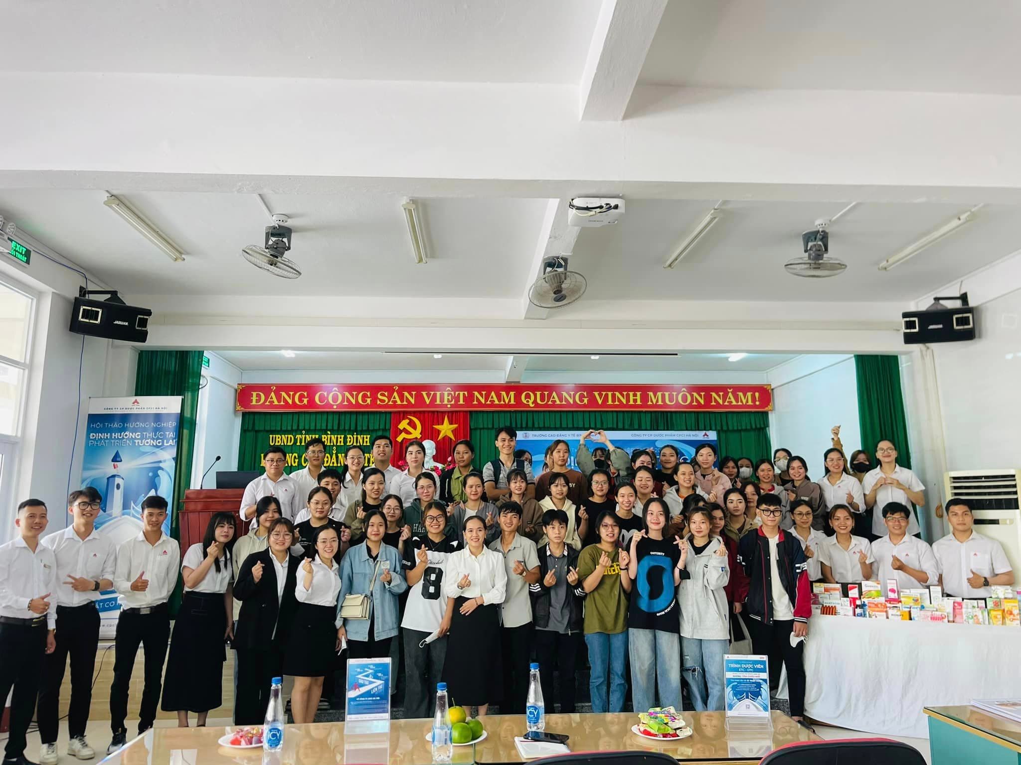 HÀNH TRÌNH "ĐỊNH HƯỚNG THỰC TẠI - PHÁT TRIỂN TƯƠNG LAI" CPC1 HÀ NỘI CẬP BẾN TRƯỜNG CAO ĐẲNG Y TẾ BÌNH ĐỊNH NGÀY 15/04/2024