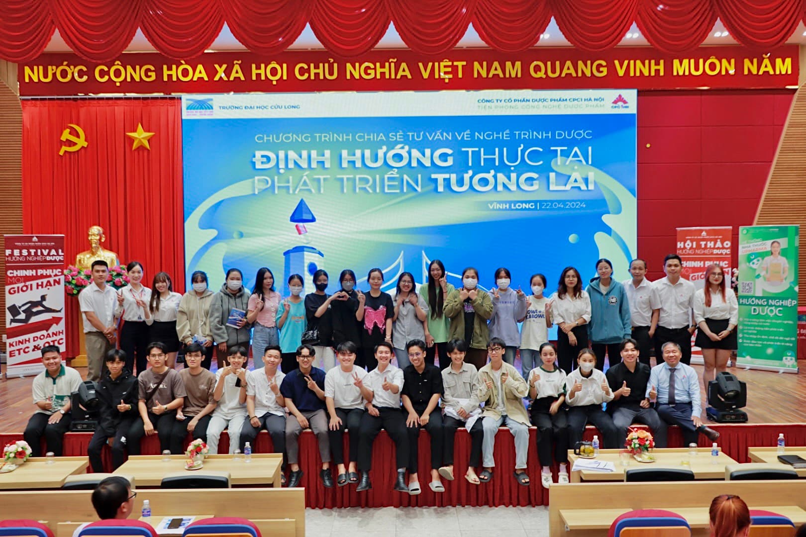 HÀNH TRÌNH “ĐỊNH HƯỚNG THỰC TẠI - PHÁT TRIỂN TƯƠNG LAI” CỦA CPC1 HÀ NỘI TIẾP TỤC ĐẶT DẤU CHÂN TẠI ĐẠI HỌC CỬU LONG - VĨNH LONG