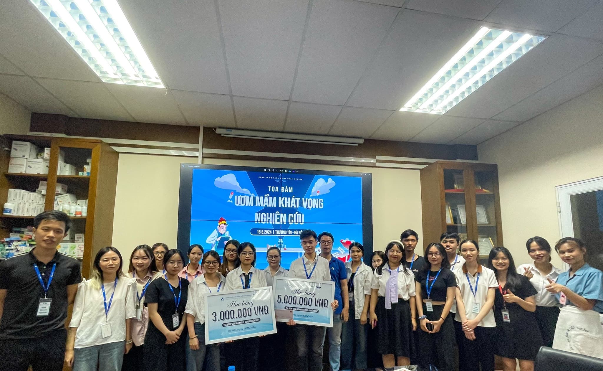 Buổi tọa đàm dành riêng cho bộ phận Nghiên cứu và Phát triển "Ươm mầm khát vọng nghiên cứu" lần thứ 2 được tổ chức dành cho các bạn sinh viên Trường Đại học Dược Hà Nội