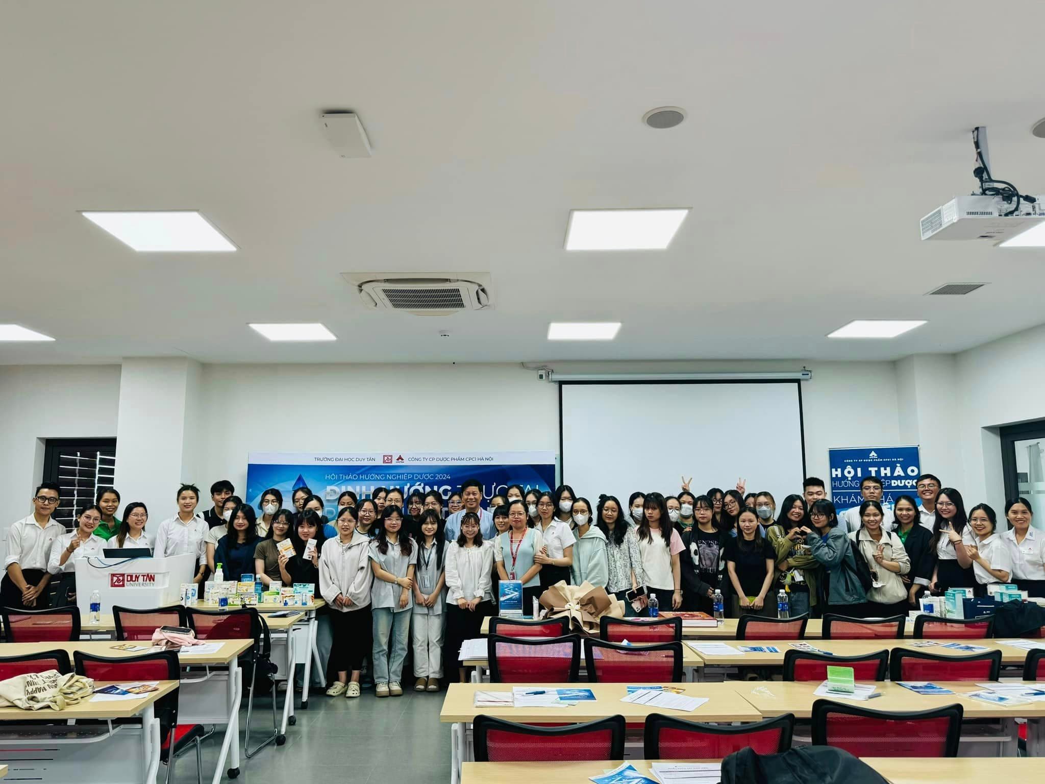 HƯỚNG NGHIỆP DƯỢC - TỪNG BƯỚC KHÁM PHÁ NGHỀ NGHIỆP TƯƠNG LAI CÙNG SINH VIÊN ĐẠI HỌC DUY TÂN