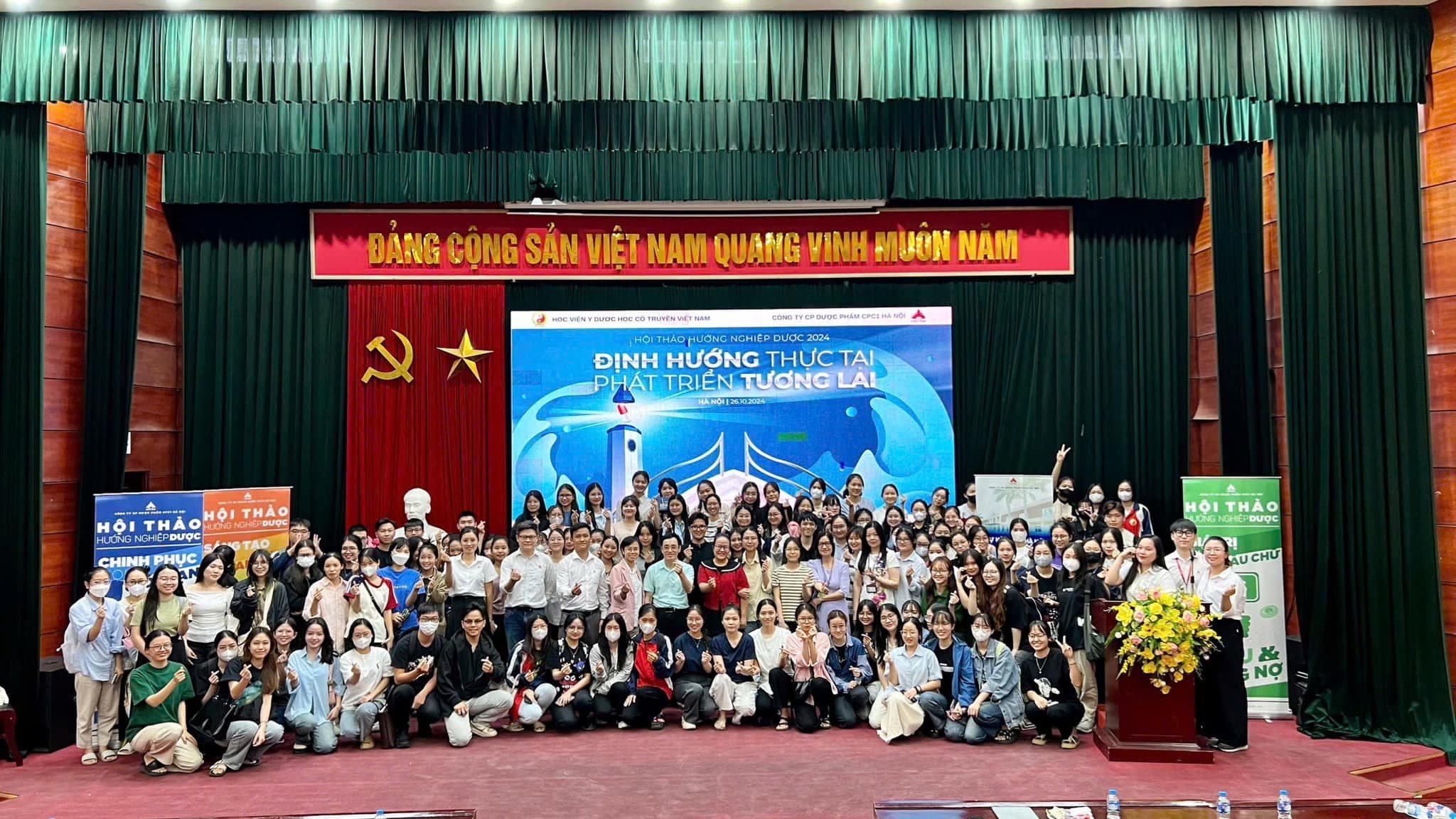 MỞ RỘNG ĐỊNH HƯỚNG NGHỀ NGHIỆP CHO SINH VIÊN TẠI HỌC VIỆN Y - DƯỢC HỌC CỔ TRUYỀN VIỆT NAM