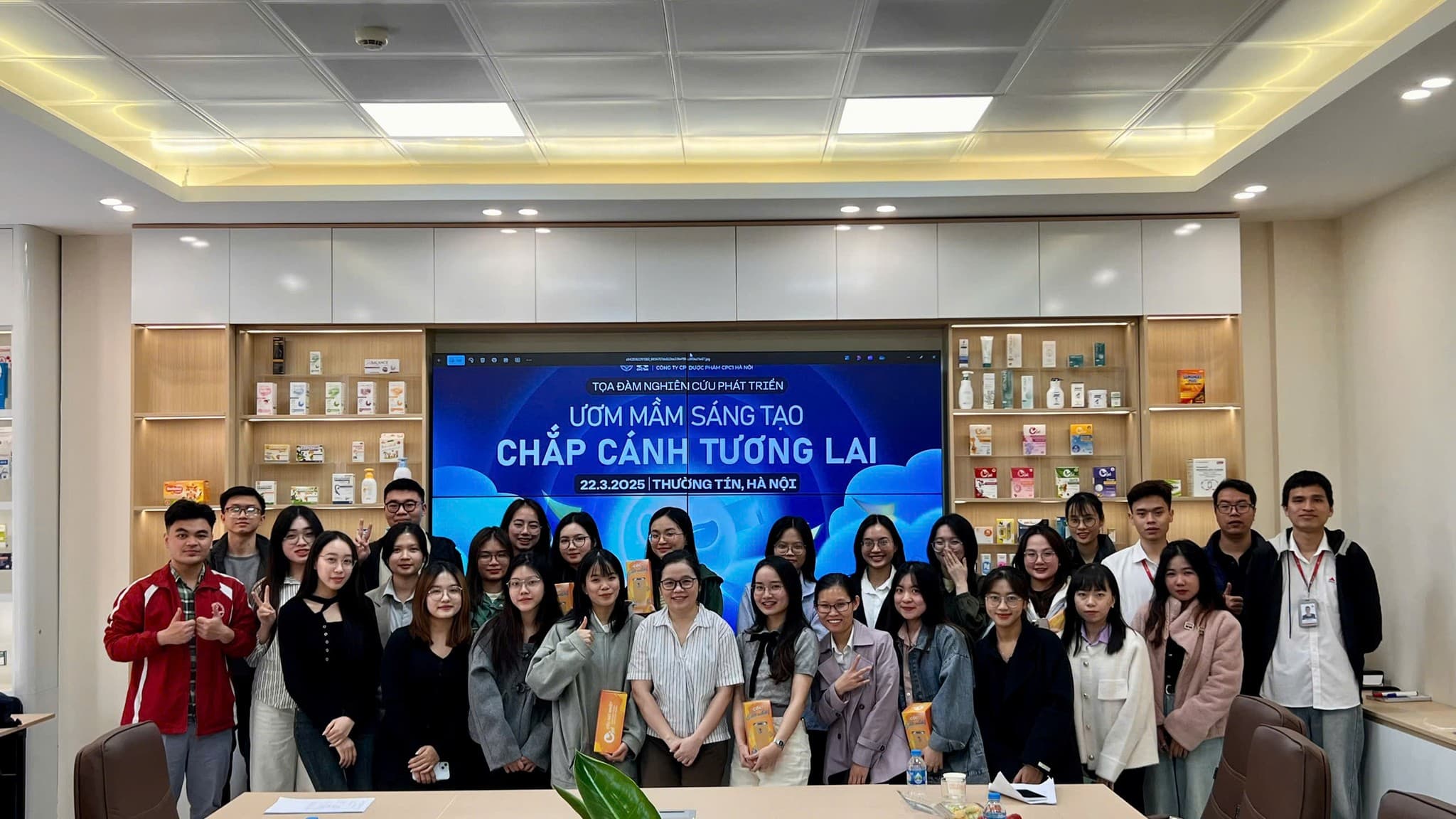 CPC1 HÀ NỘI ĐỒNG HÀNH CÙNG SINH VIÊN TRƯỜNG ĐẠI HỌC DƯỢC HÀ NỘI TRÊN HÀNH TRÌNH "ƯƠM MẦM SÁNG TẠO – CHẮP CÁNH TƯƠNG LAI"