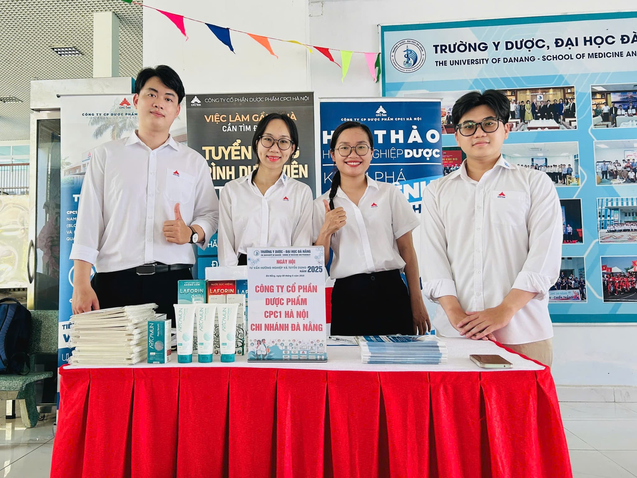 ĐIỂM HẸN KẾT NỐI CÙNG SINH VIÊN TRƯỜNG Y DƯỢC - ĐẠI HỌC ĐÀ NẴNG TẠI NGÀY HỘI VIỆC LÀM 2025