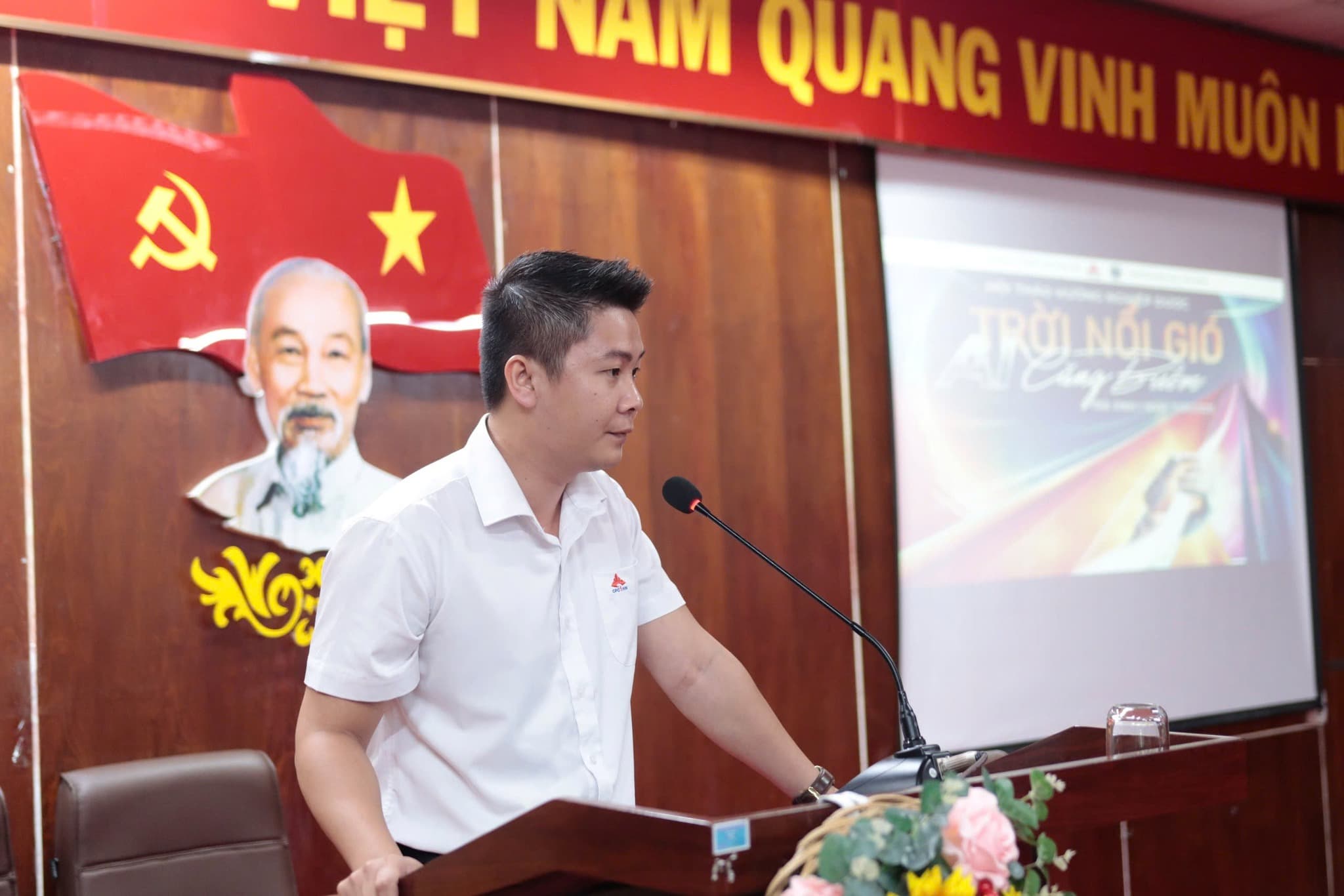 HƯỚNG NGHIỆP NGHỀ DƯỢC – MỞ KHÓA TƯ DUY MỚI CHO NGƯỜI TRẺ NGÀNH Y DƯỢC