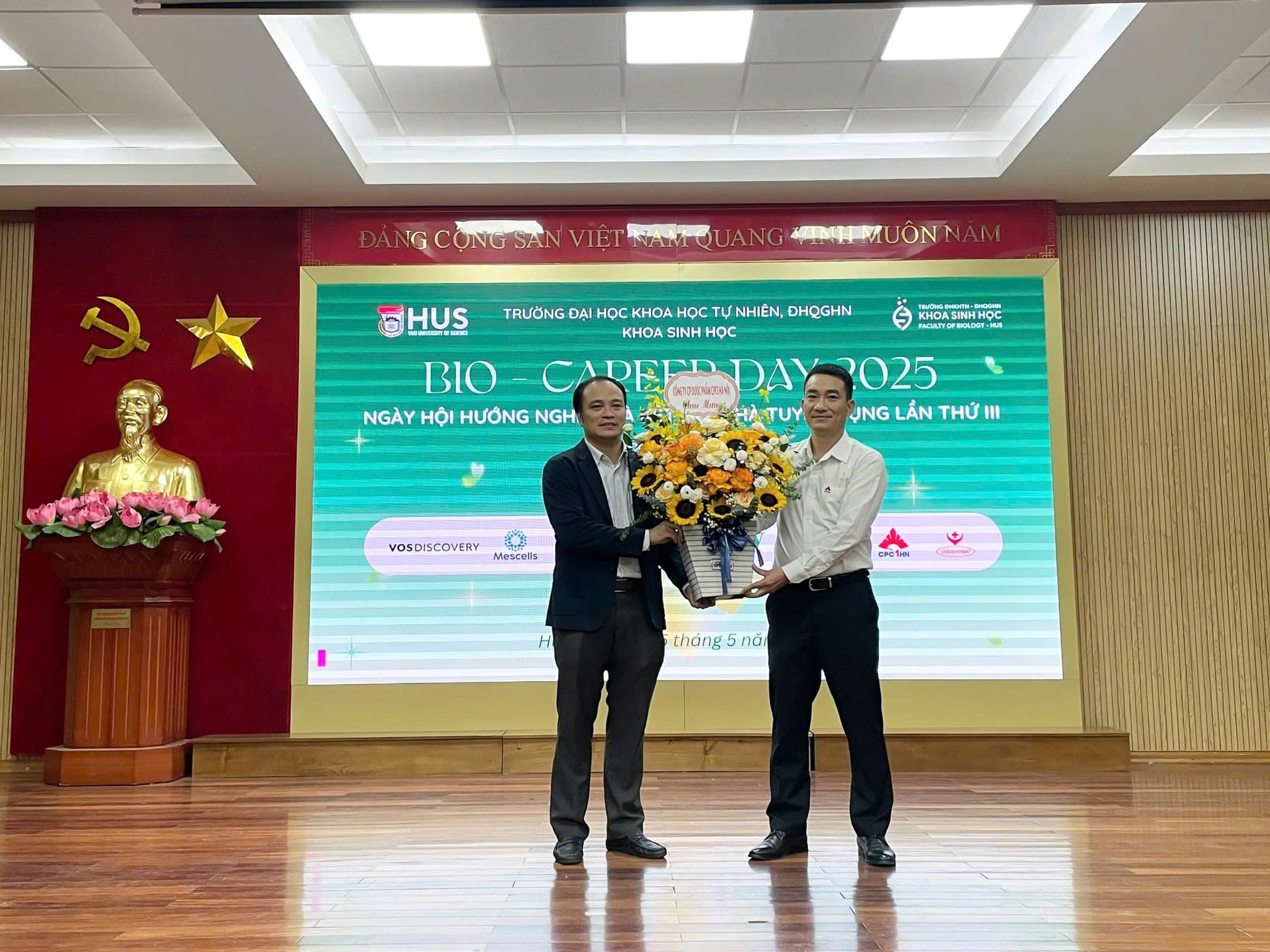 CPC1 HÀ NỘI SONG HÀNH CÙNG NGÀY HỘI VIỆC LÀM TẠI KHOA SINH HỌC – TRƯỜNG ĐẠI HỌC KHOA HỌC TỰ NHIÊN - ĐẠI HỌC QUỐC GIA HÀ NỘI