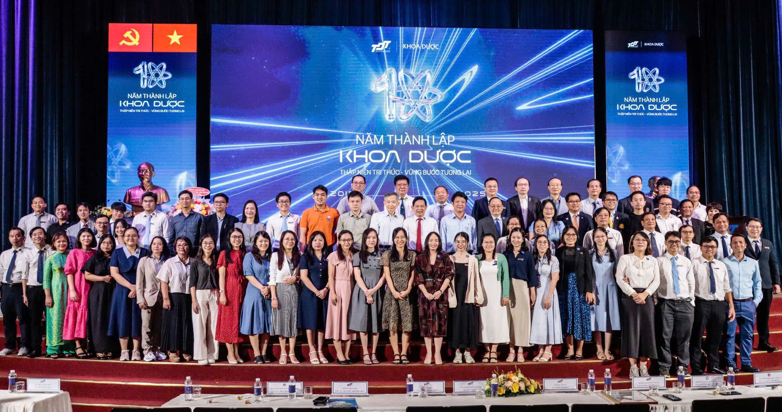 CPC1 HÀ NỘI THAM DỰ LỄ KỶ NIỆM 10 NĂM KHOA DƯỢC – ĐẠI HỌC TÔN ĐỨC THẮNG & 25 NĂM ĐẠI HỌC CỬU LONG, KHẲNG ĐỊNH CAM KẾT ĐỒNG HÀNH CÙNG SINH VIÊN NGÀNH DƯỢC