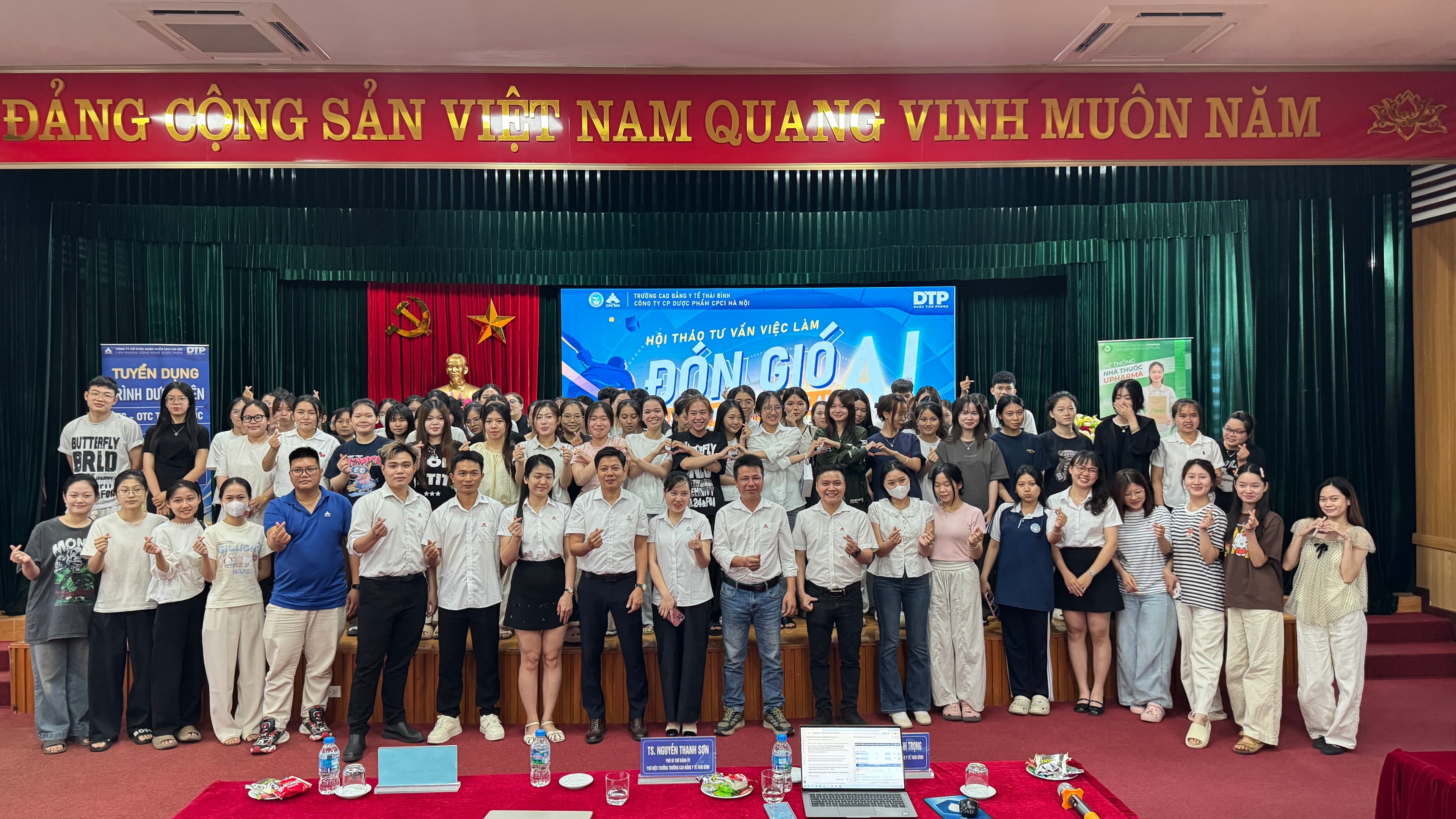 THÁNG 6 - MÙA KẾT NỐI NHỮNG CƠ HỘI NGHỀ NGHIỆP DÀNH CHO SINH VIÊN DƯỢC TỪ CPC1 HÀ NỘI