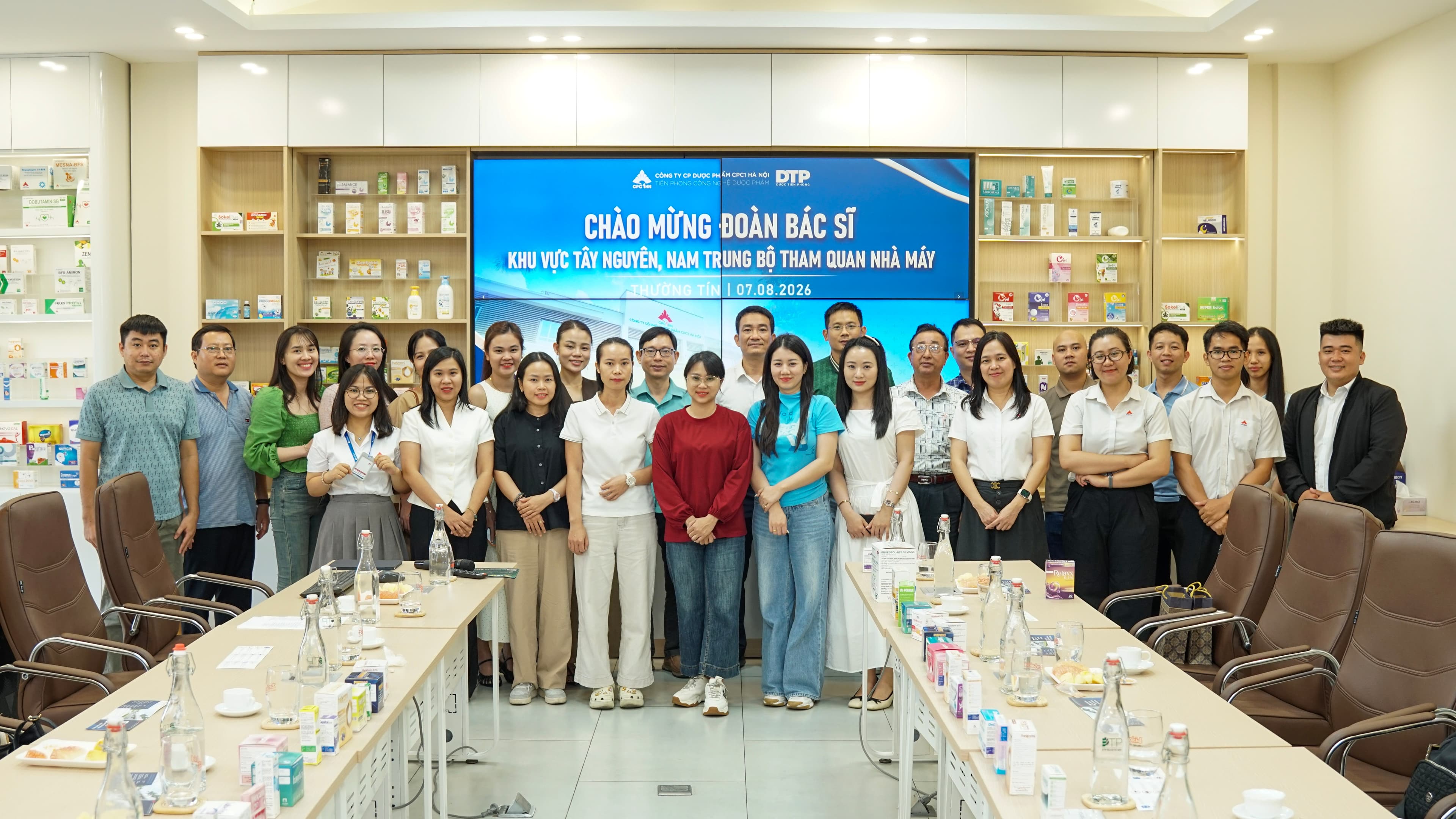 CHÀO MỪNG ĐOÀN BÁC SĨ, DƯỢC SĨ KHU VỰC TÂY NGUYÊN VÀ NAM TRUNG BỘ THAM QUAN NHÀ MÁY CPC1 HÀ NỘI