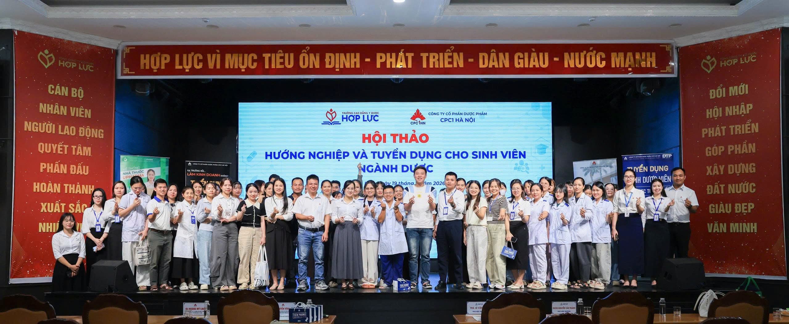 CPC1HN LẦN ĐẦU HƯỚNG NGHIỆP TẠI CAO ĐẲNG Y DƯỢC HỢP LỰC